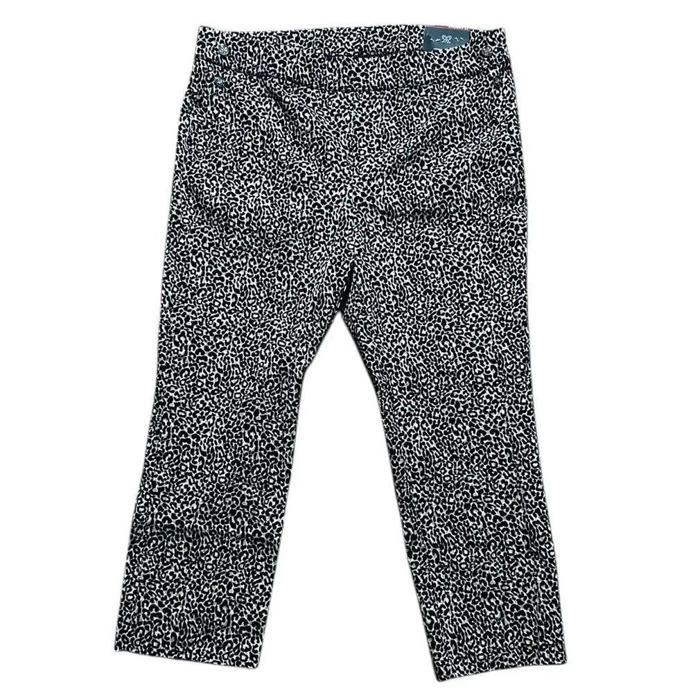 NEW Rafaella Leopard Pattern Pull On Comfort Capris - Picture 2 of 8